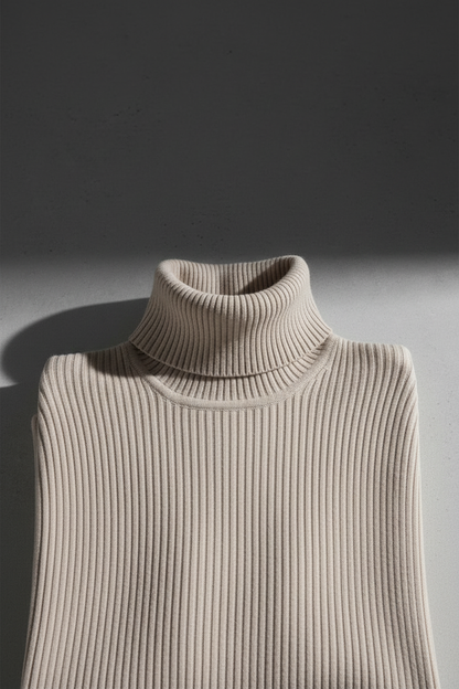 Front view 2 – close-up turtleneck collar and ribbed texture
