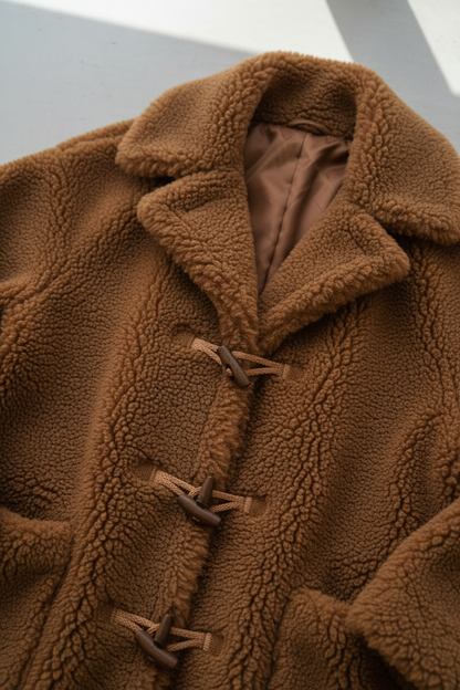 Front view 2 – close-up toggle button and sherpa texture detail