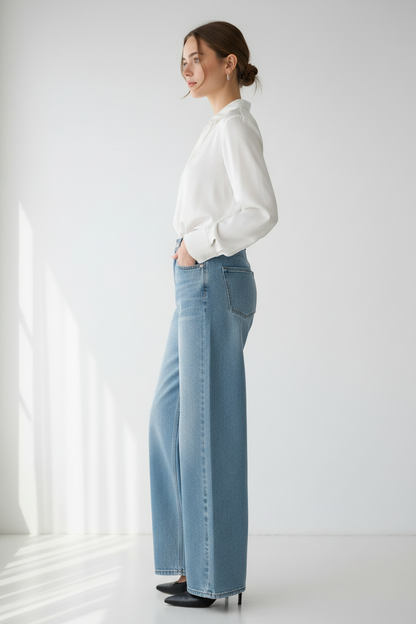 Model side view – wide-leg silhouette and high waistband profile